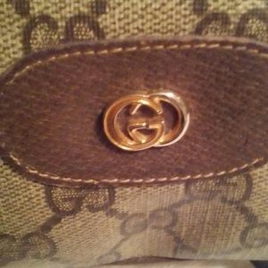 Gucci small make up bag, authentic.